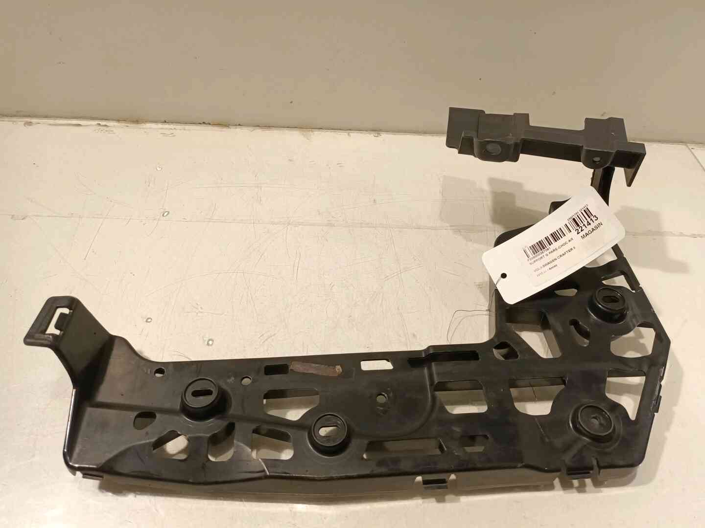 Support gauche pare-choc arriere — VOLKSWAGEN — CRAFTER II — PHASE 1 — OE 7C0807393A — occasion garantie 2 ans