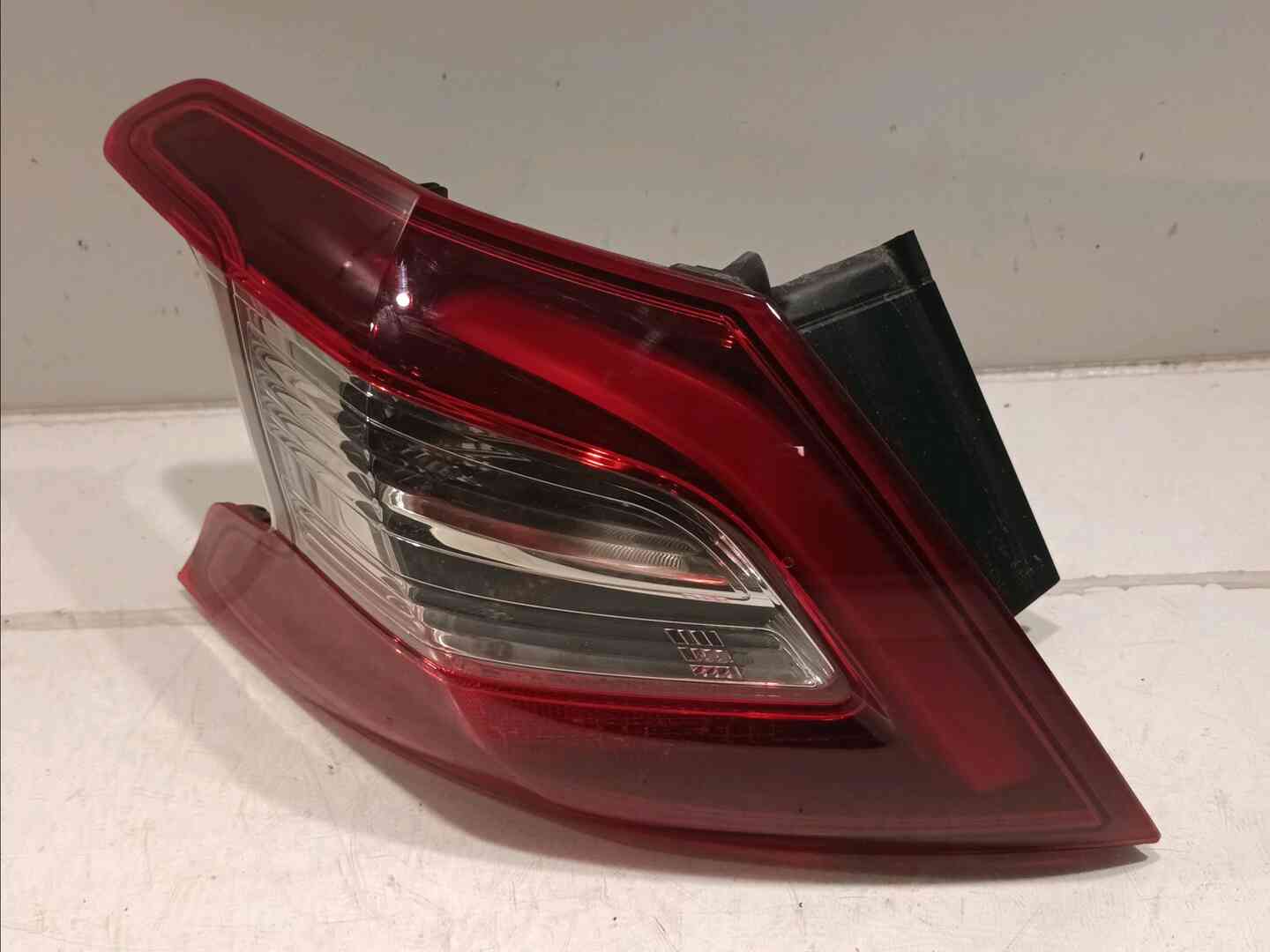 Feu arriere gauche — PEUGEOT — 308 — PHASE 1 — OE 9677817680 — occasion garantie 2 ans