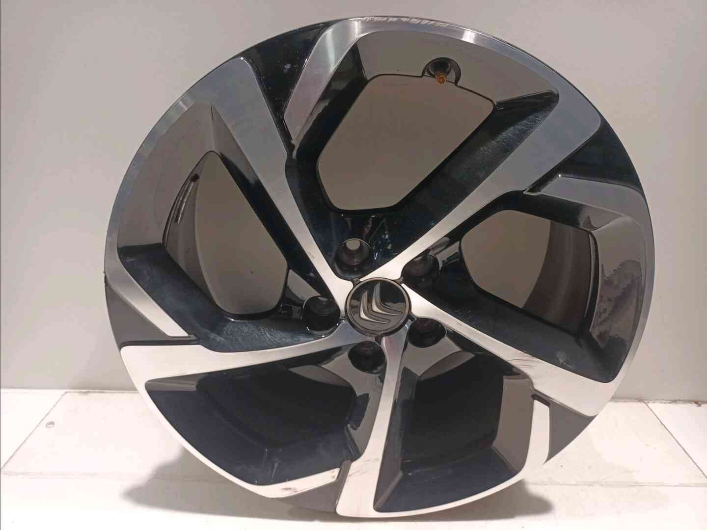 Jante aluminium — CITROEN — C5 AIRCR. — PHASE 1 — OE 98281106XY — occasion garantie 2 ans