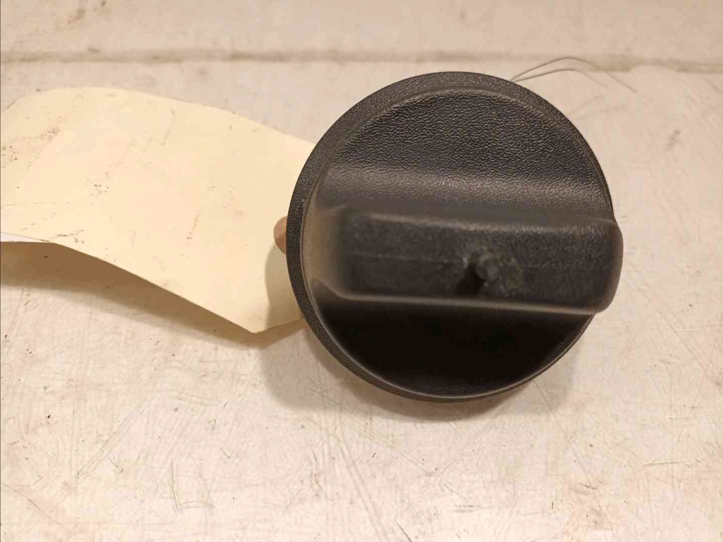 Bouchon reservoir a carburant — RENAULT — EXPRESS — OE 7700431898 — occasion garantie 2 ans