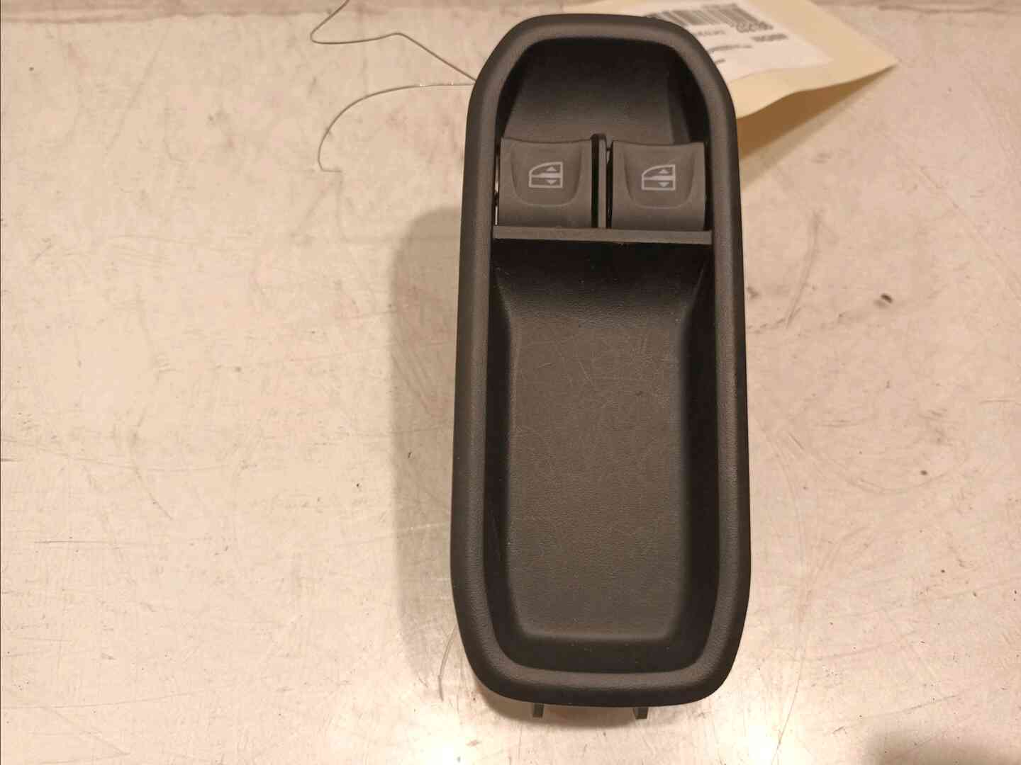 Commande leve-glace porte avant gauche — RENAULT — EXPRESS — OE 254112588R — occasion garantie 2 ans