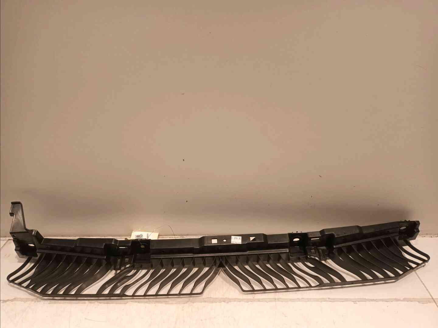 Support central pare-choc arriere — VOLKSWAGEN — POLO VI — PHASE 2 — OE 2G6807863A — occasion garantie 2 ans
