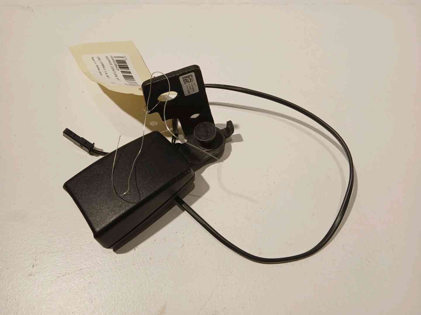 Ancrage ceinture arriere centrale — OPEL — CORSA — PHASE 1 — OE 13427757 — occasion garantie 2 ans