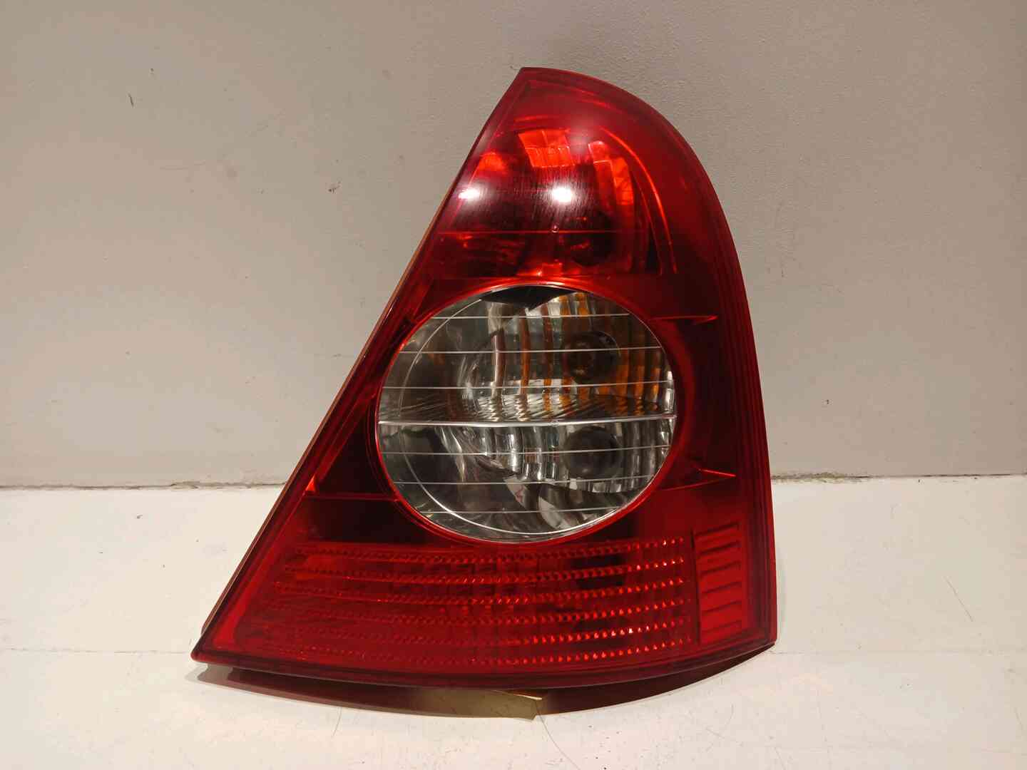 Feu arriere droit — RENAULT — CLIO — PHASE 2 — OE 8200917487 — occasion garantie 2 ans