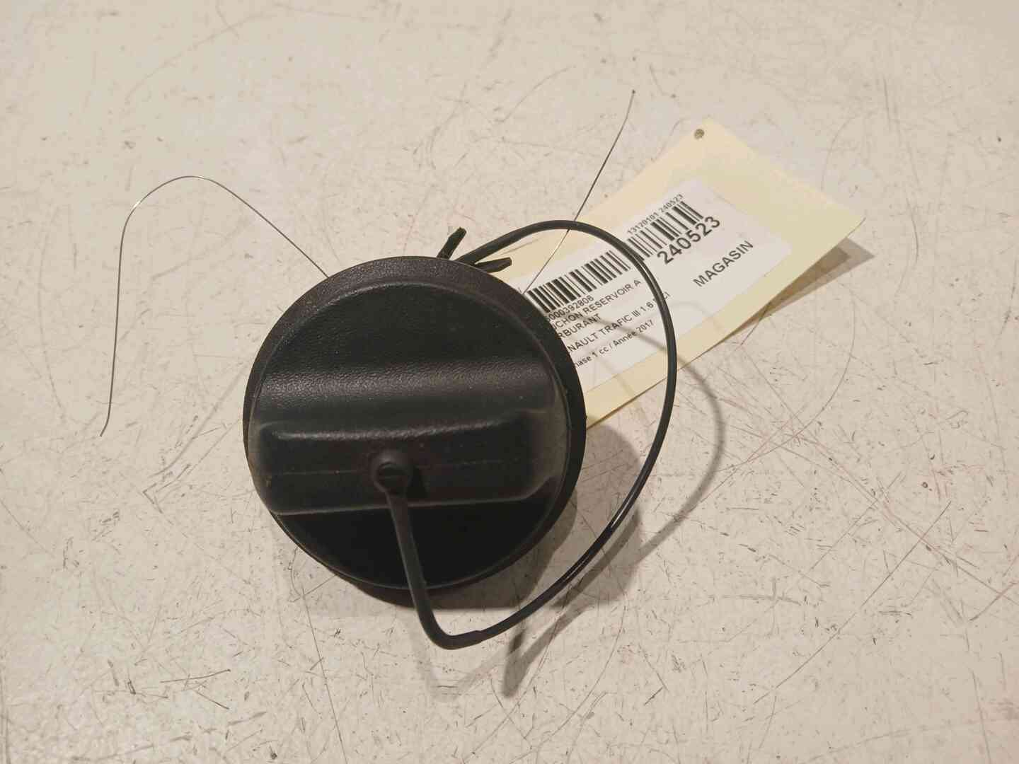 Bouchon reservoir a carburant — RENAULT — TRAFIC — PHASE 1 — OE 7700431898 — occasion garantie 2 ans