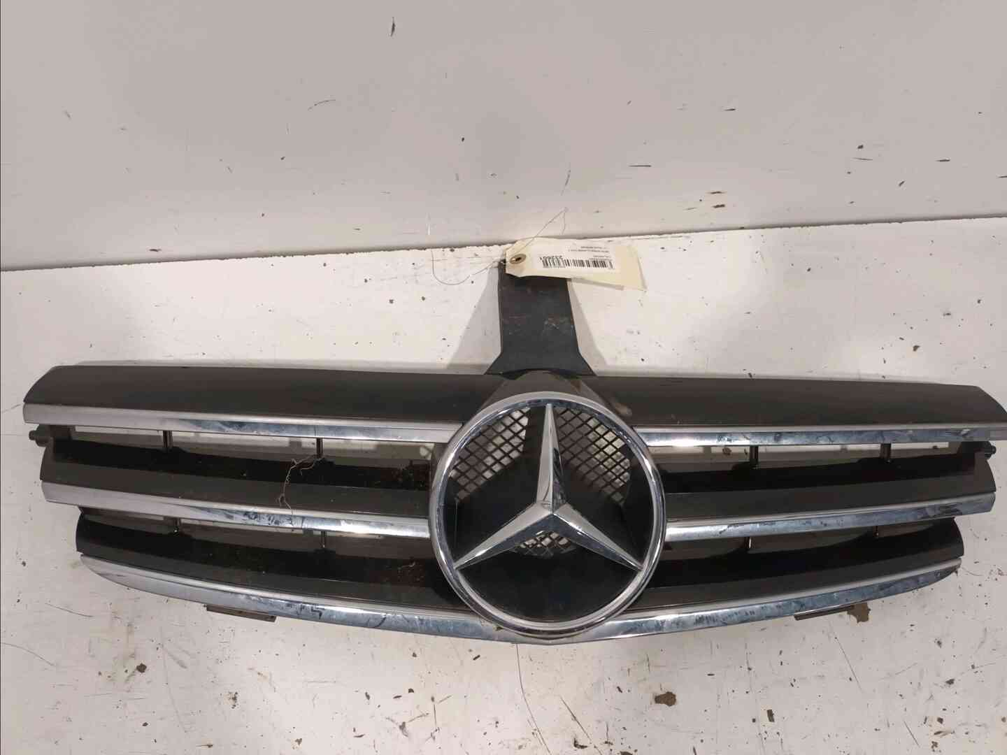 Calandre — MERCEDES — CLASSE CLK II — PHASE 1 CABRIOLET — OE A20988001239040 — occasion garantie 2 ans