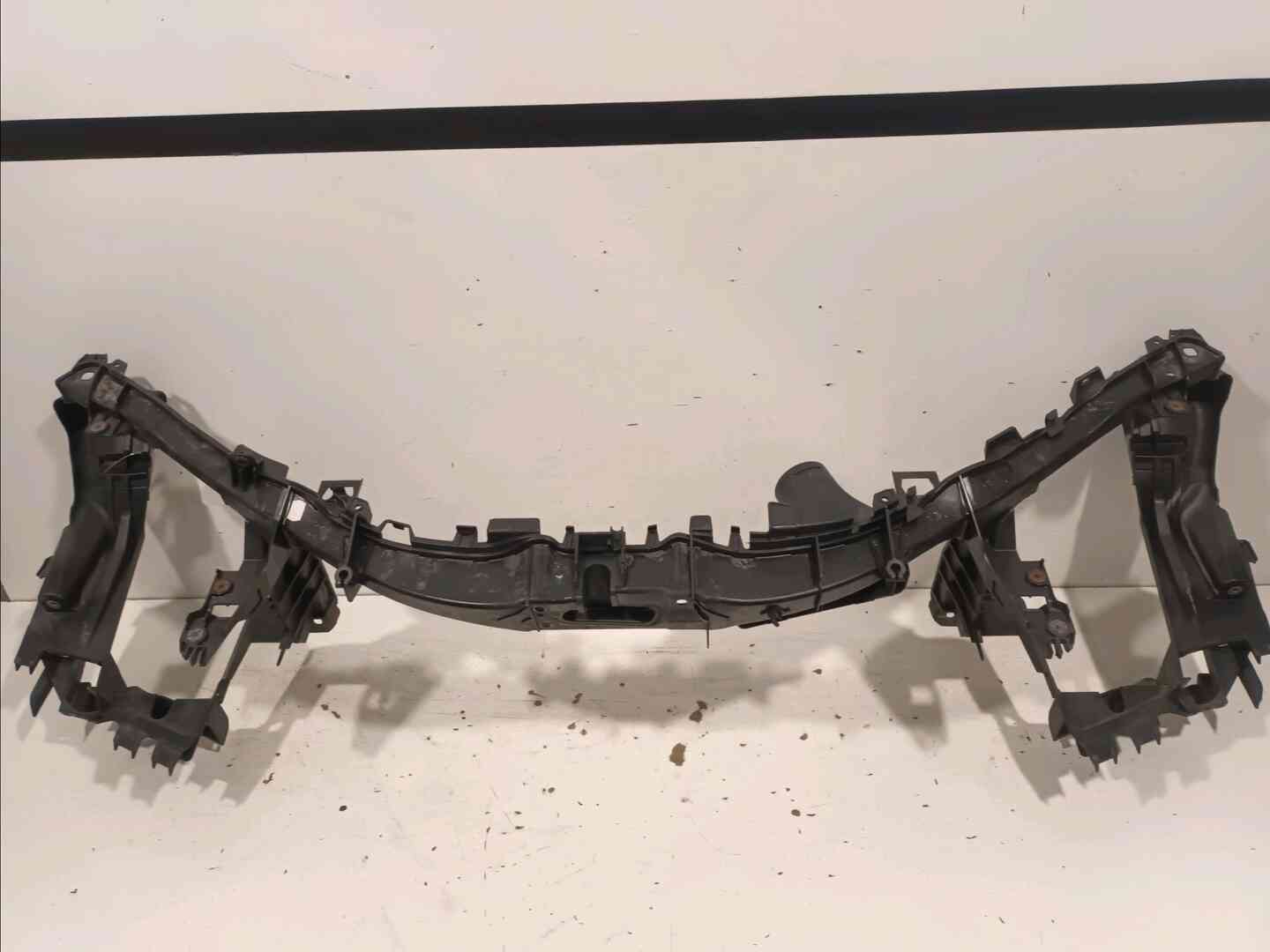 Armature avant — MERCEDES — CLASSE B — OE 1696201634 — occasion garantie 2 ans