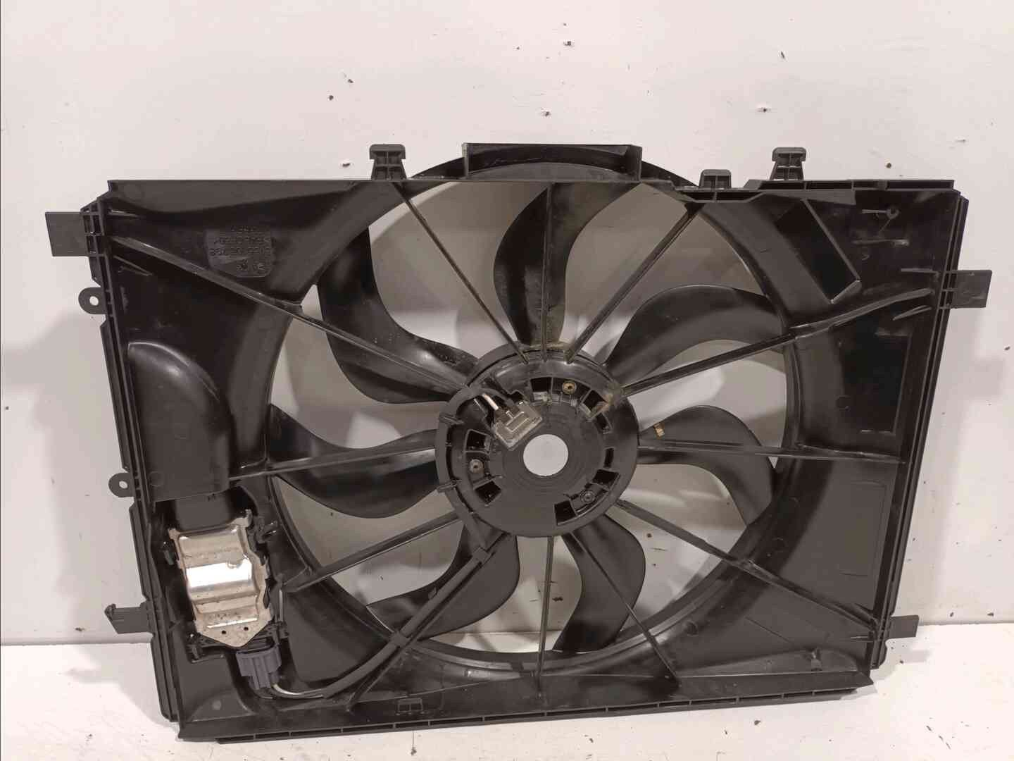 Moteur ventilateur radiateur — MERCEDES — GLA — PHASE 1 — OE A2049062102 — occasion garantie 2 ans