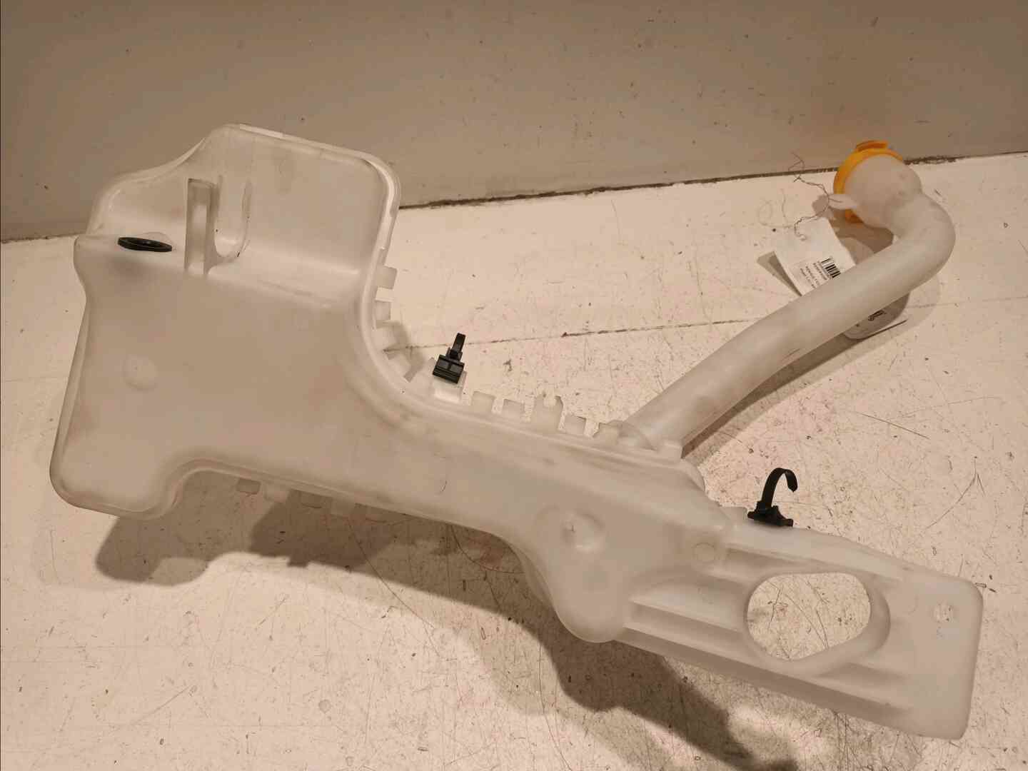 Reservoir lave-glace avant — RENAULT — CLIO — PHASE 1 — OE 289108657R — occasion garantie 2 ans