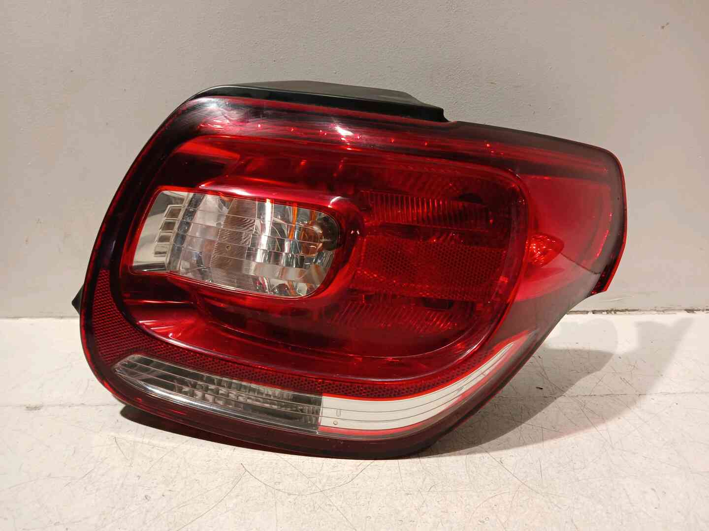 Feu arriere droit — CITROEN — DS3 — PHASE 1 — OE 9676973380 — occasion garantie 2 ans