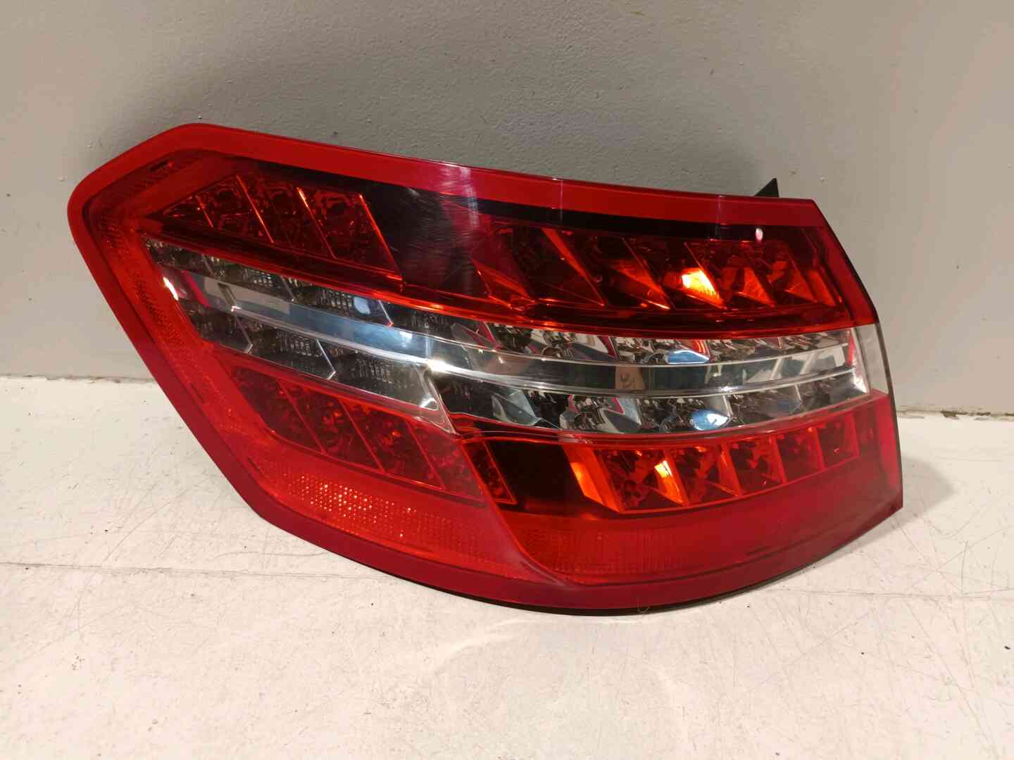 Feu arriere gauche — MERCEDES — CLASSE E IV — PHASE 1 — OE 2129060558 — occasion garantie 2 ans