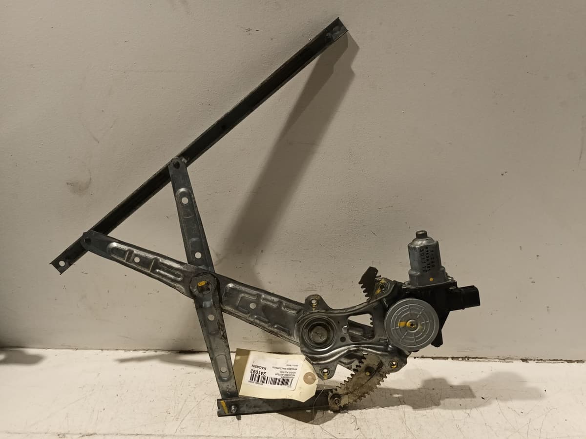 Mecanisme + moteur de leve-glace avant gauche — MITSUBISHI — SPACESTAR — OE 5713A317 — occasion garantie 2 ans