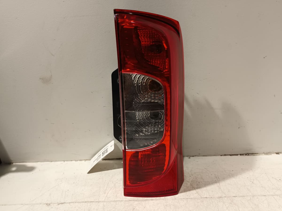 Feu arriere droit — PEUGEOT — BIPPER — OE 1624223980 — occasion garantie 2 ans