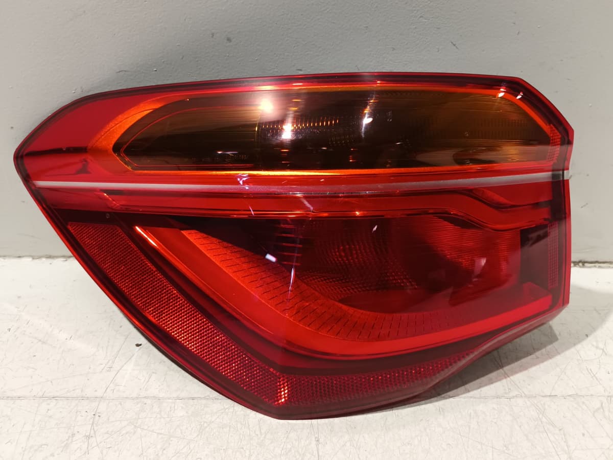 Feu arriere gauche — BMW — X1 — OE 63217488541 — occasion garantie 2 ans
