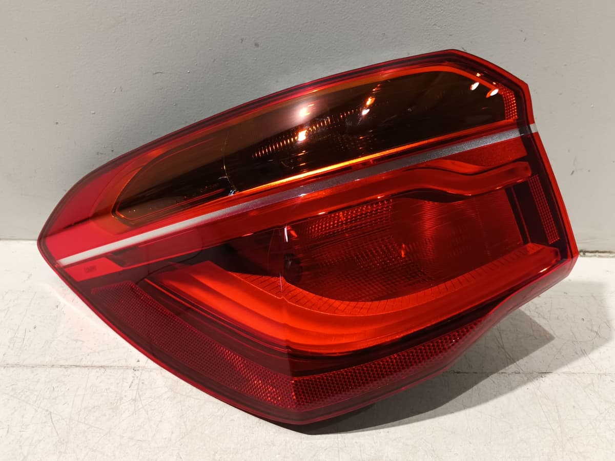 Feu arriere gauche — BMW — X1 — PHASE 2 — OE 63217488545 — occasion garantie 2 ans