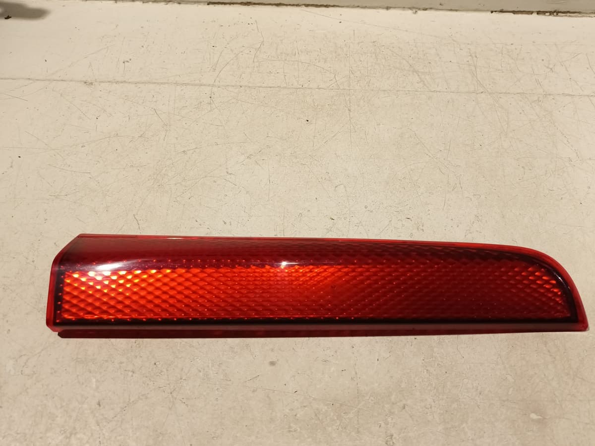Feu arriere superieur gauche — NISSAN — NOTE I — PHASE 1 — OE 265589U00A — occasion garantie 2 ans