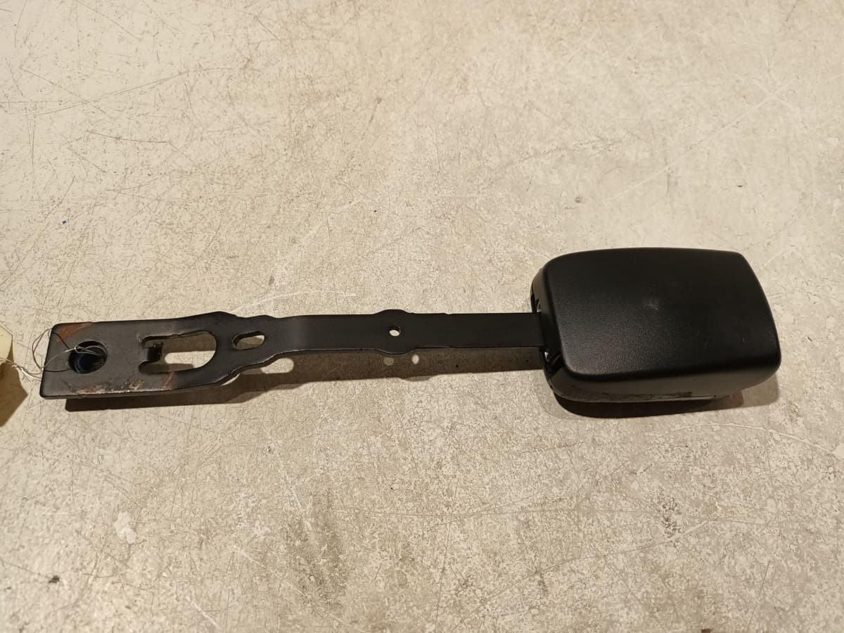 Ancrage ceinture avant gauche — RENAULT — LAGUNA — OE 878161497R — occasion garantie 2 ans