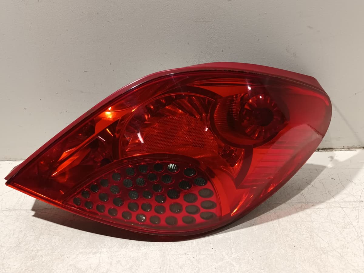 Feu arriere droit — PEUGEOT — 207 CC — PHASE 1 — OE 6351Y7 — occasion garantie 2 ans