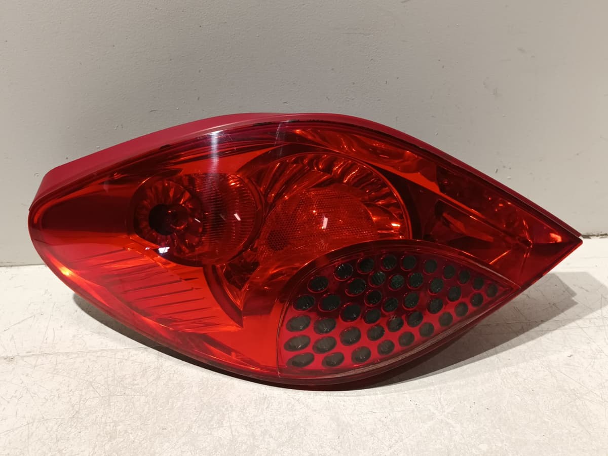 Feu arriere gauche — PEUGEOT — 207 CC — PHASE 1 — OE 6350CE — occasion garantie 2 ans