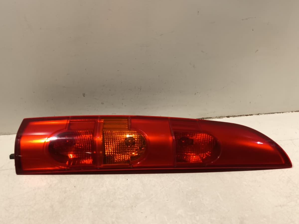 Feu arriere gauche — RENAULT — KANGOO — PHASE 2 — OE 8200150619 — occasion garantie 2 ans