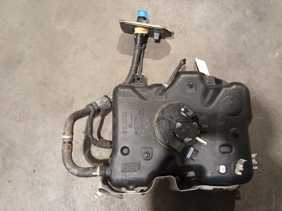 Reservoir adblue — RENAULT — MASTER III — PHASE 2 — OE 172A22038R — occasion garantie 2 ans