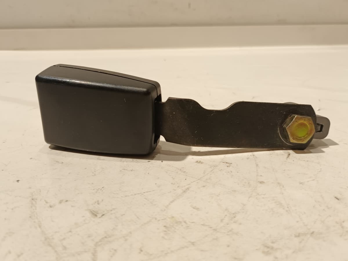 Ancrage ceinture avant gauche — MERCEDES — SPRINTER — OE 0018609969 — occasion garantie 2 ans