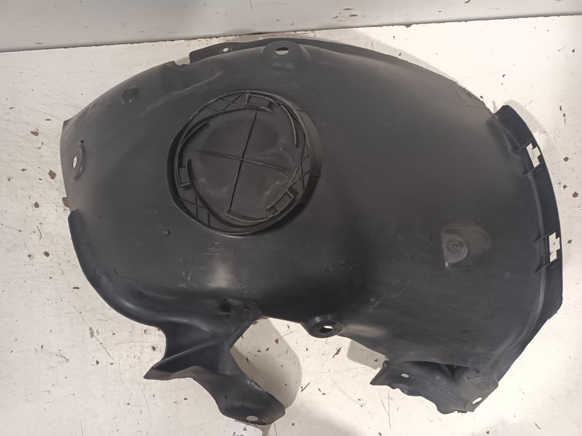 Pare-boue aile avant gauche 1/2 — RENAULT — MEGANE II — PHASE 2 — OE 8200415285 — occasion garantie 2 ans