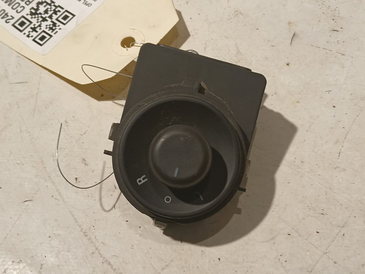 Commande retroviseur exterieur electrique gauche — OPEL — MERIVA II — PHASE 1 — OE 13271827 — occasion garantie 2 ans