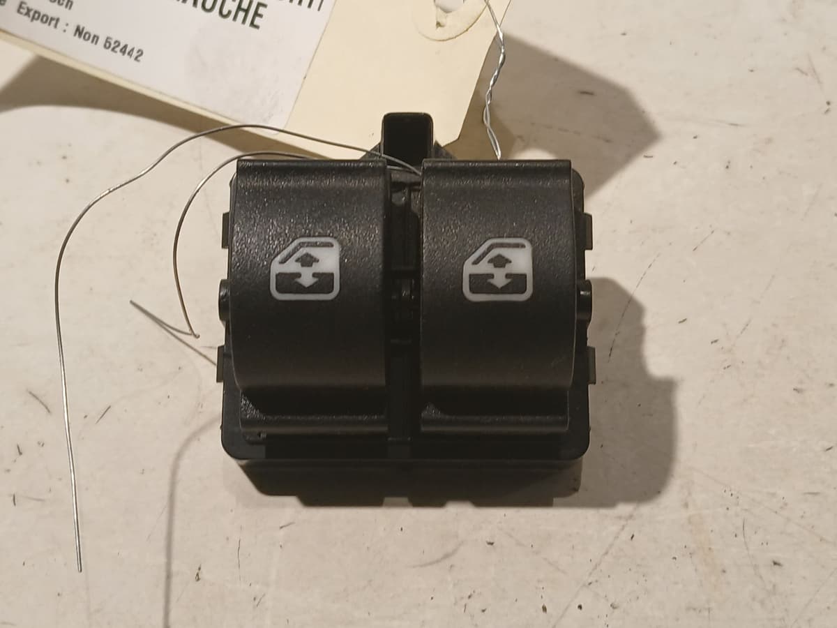 Commande leve-glace porte avant gauche — IVECO — 35S16 — PHASE 1 — OE 5801511735 — occasion garantie 2 ans