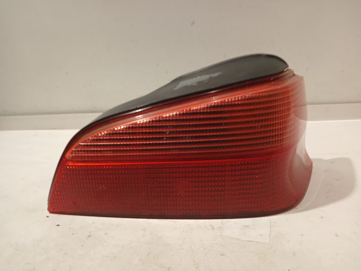 Feu arriere droit — PEUGEOT — 106 — PHASE 2 — OE 6351G6 — occasion garantie 2 ans