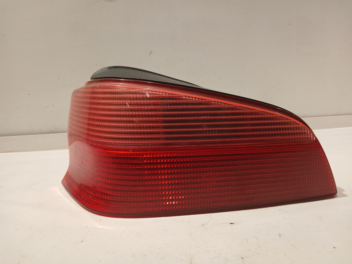 Feu arriere gauche — PEUGEOT — 106 — PHASE 2 — OE 6350G6 — occasion garantie 2 ans