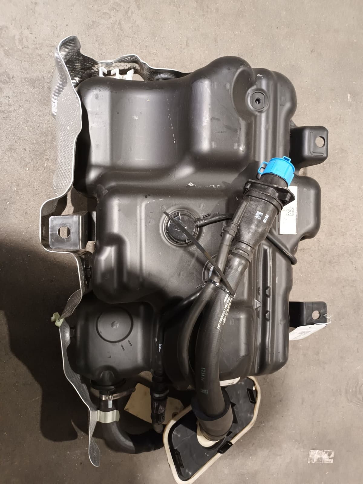Reservoir adblue — RENAULT — MASTER III — PHASE 2 — OE 172A28000R — occasion garantie 2 ans