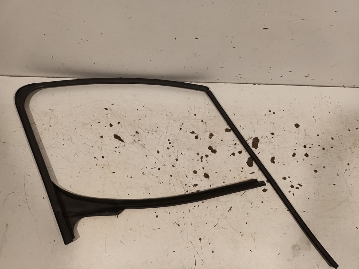 Coulisseau glace porte avant gauche — CITROEN — BERLINGO II — PHASE 2 — OE 9300W0 — occasion garantie 2 ans