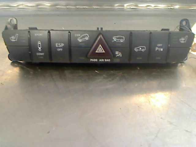 Bouton de warning — MERCEDES — CLASSE M — PHASE 2 — OE A16490538009174 — occasion garantie 2 ans