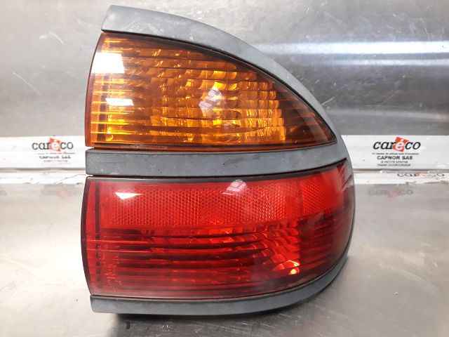 Feu arriere droit — RENAULT — LAGUNA — PHASE 2 — OE 7700420123 — occasion garantie 2 ans
