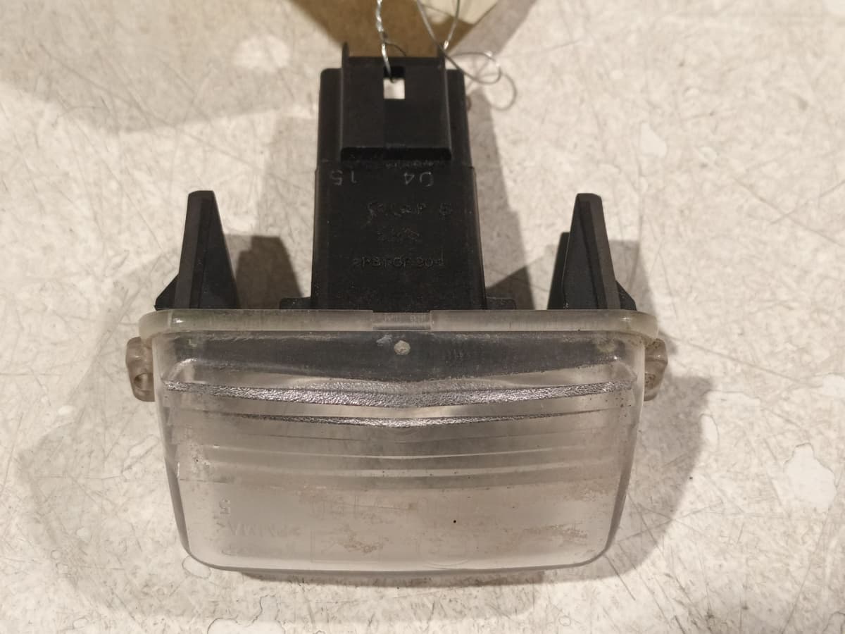 Eclaireur plaque arriere droit — CITROEN — C3 — PHASE 1 — OE 00006340A3 — occasion garantie 2 ans
