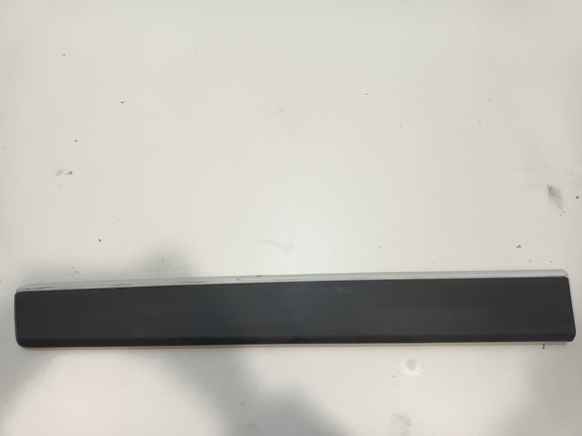 Baguette porte avant gauche — RENAULT — TWINGO III — PHASE 1 — OE 808210004R — occasion garantie 2 ans