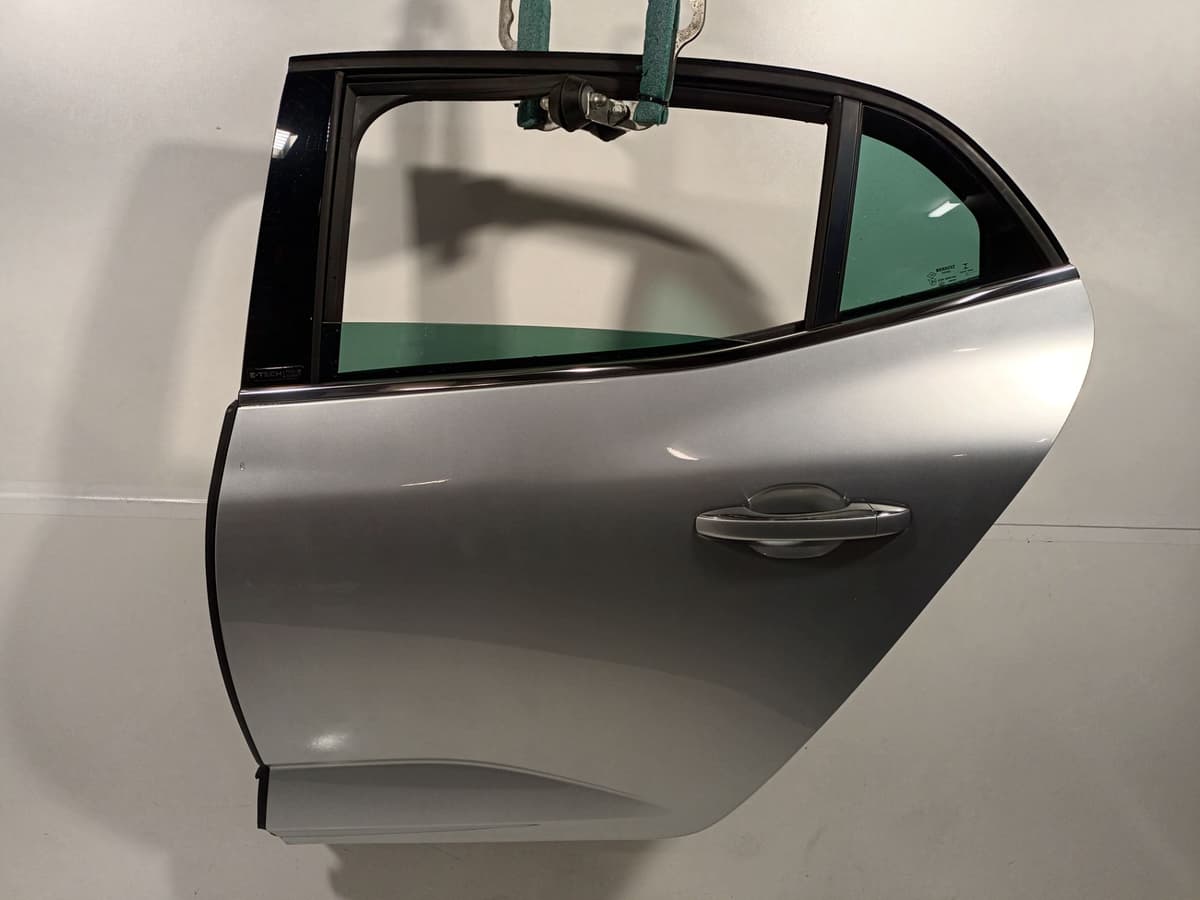 Porte arriere gauche — RENAULT — MEGANE IV — OE 821015121R — occasion garantie 2 ans