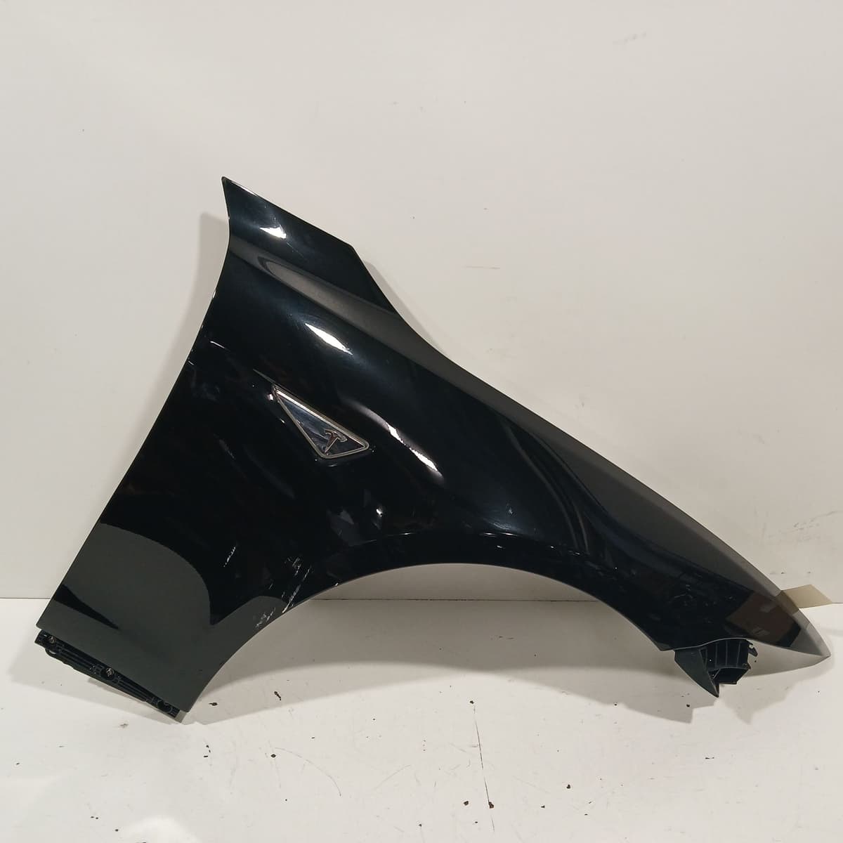 Aile avant droite — TESLA — MODEL S — PHASE 1 — OE 6008027E0D — occasion garantie 2 ans